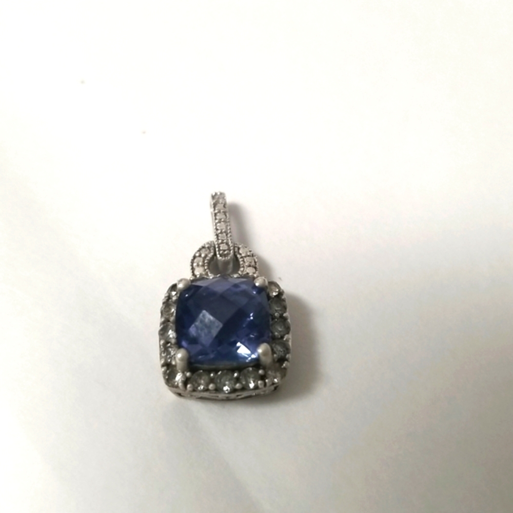 PENDANT,London Blue Topaz or Lab Blue Spinel. 9mm x 7mm in 925SS J#21 EUC